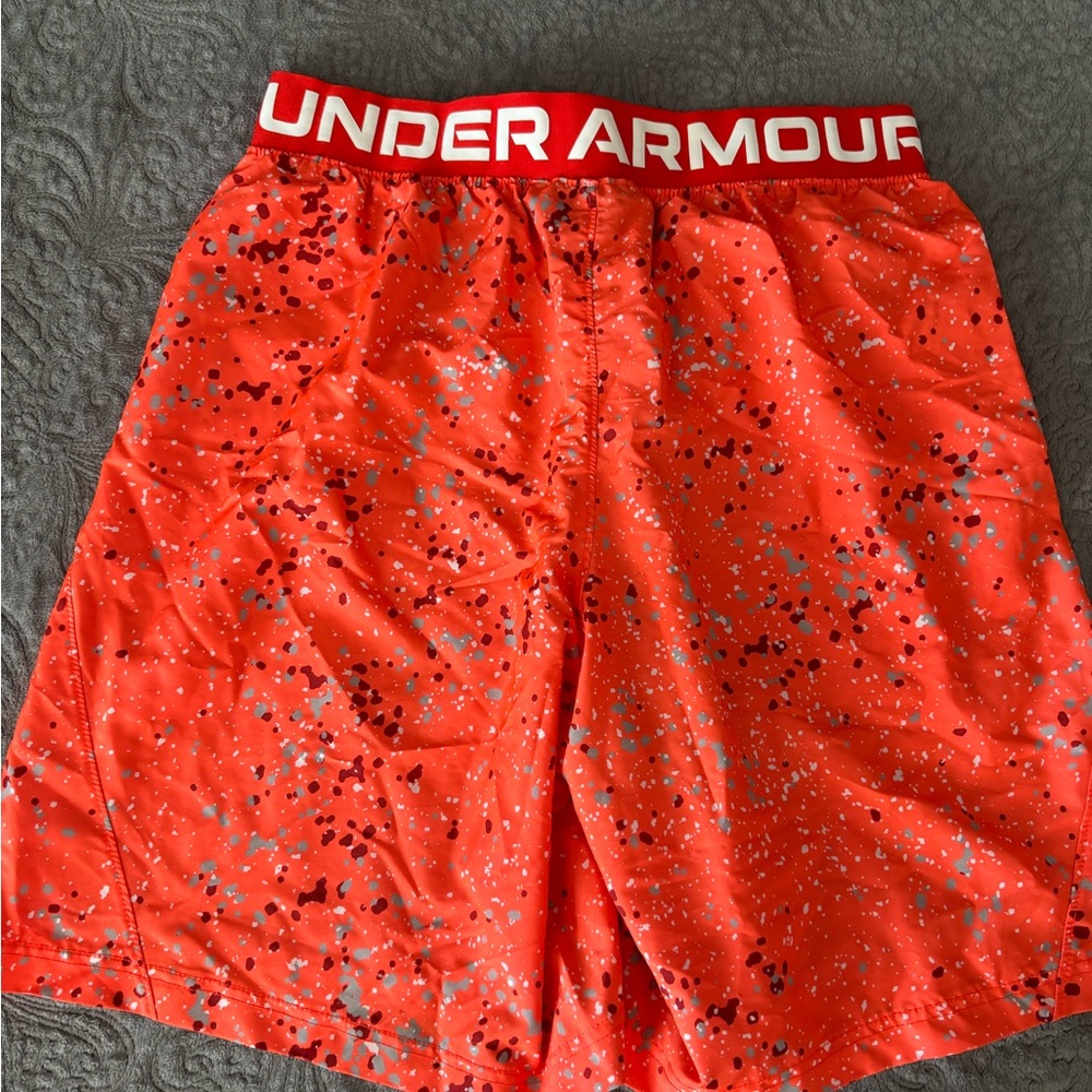 Under Armour Men's Athletic Shorts in Red with Gray Speckles